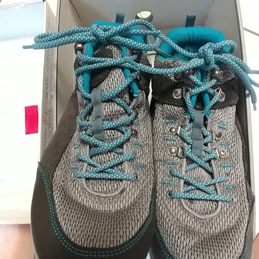 Vionic Cypress Orthaheel Mid Hiking Boot 10W